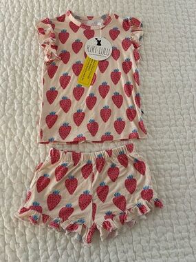 NWT KIKI+LULU Bamboo Pink Strawberry Ruffle Short Pajama Set Size 4T